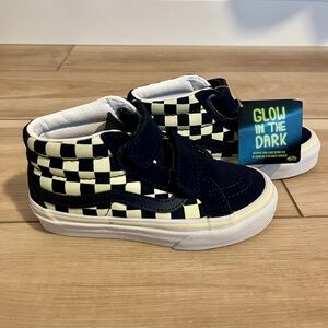 NWT Vans Glow in the Dark Checkerboard SK-8 Hi Sneakers - Navy and Cream